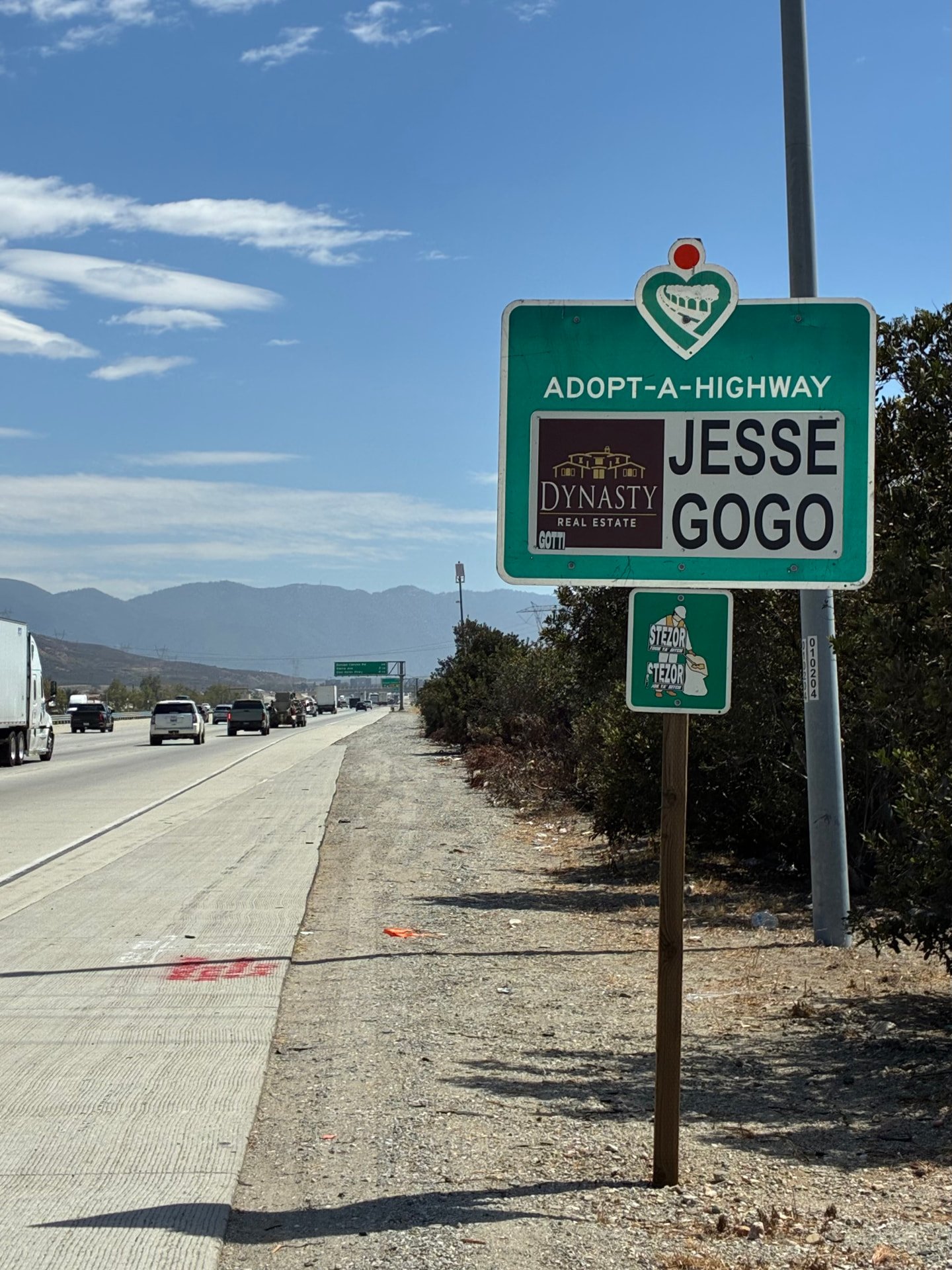 Jesse Gogo Adopt-A-Highway sign at Summit Ave (Fontana)